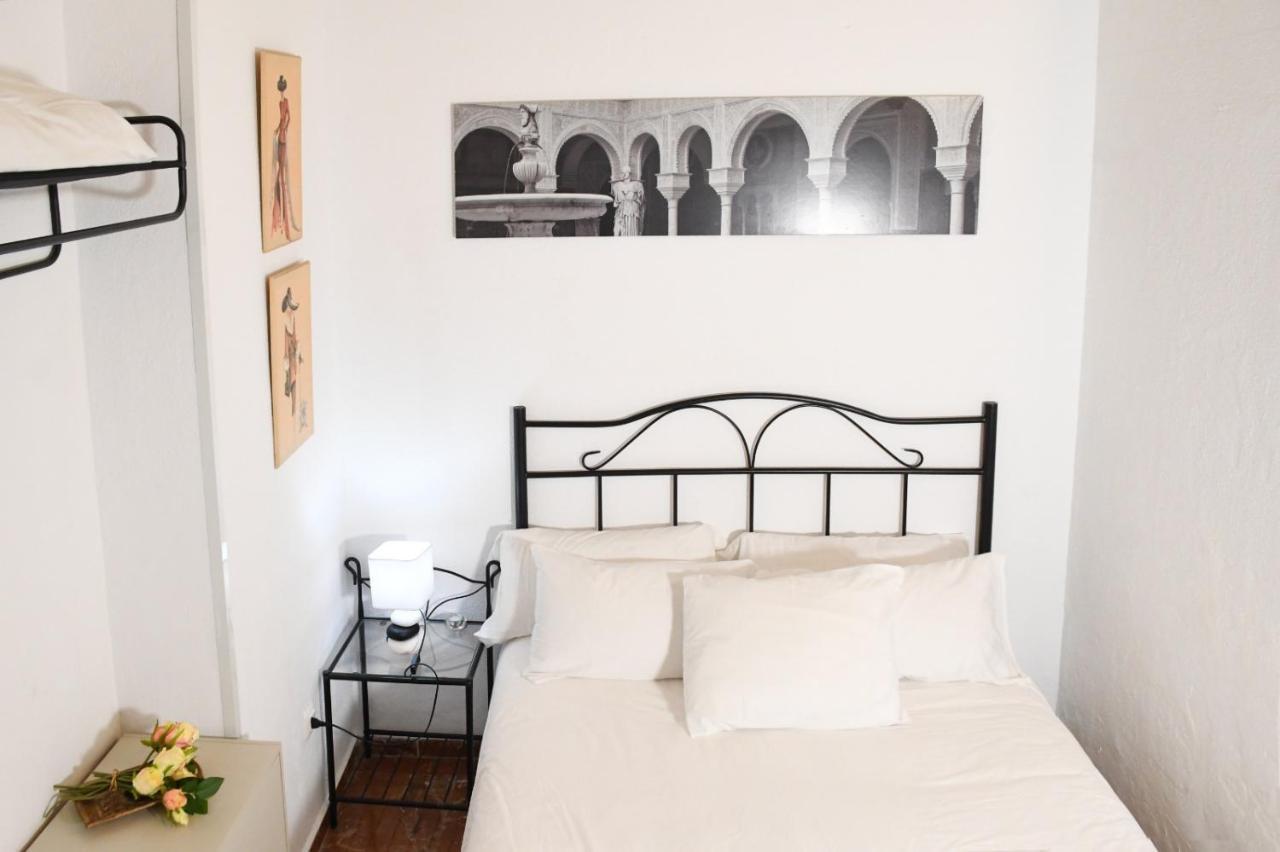 Apartamento Descalzos Seville Exterior photo